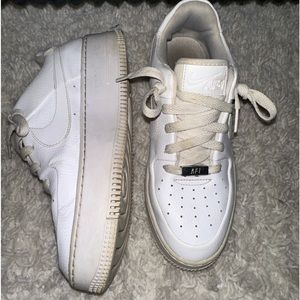 2018
Wmns Air Force 1 Sage Low 'Triple White